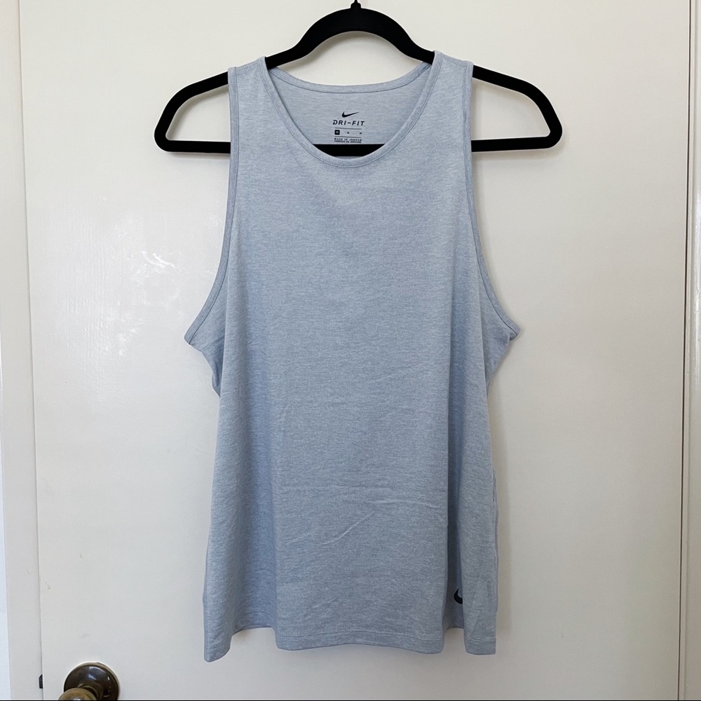 Nike Women’s Dri-fit tank top in light blue size M